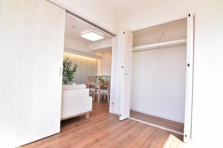 収納 空間を効率的に利用し収納スペースを確保。一日の始まりと終わりを美しく演出します。