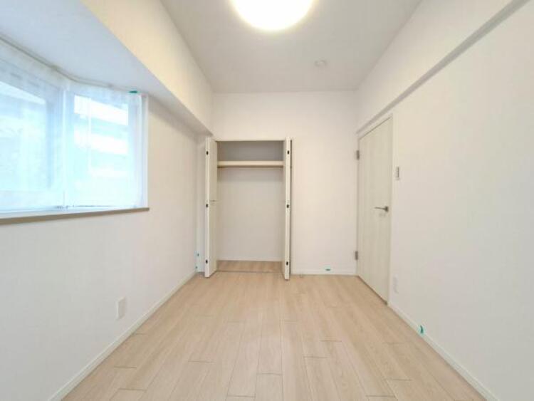 内装 日々の疲れを癒してくれる主寝室。自由度が高いので家具のレイアウトでお好みの空間を創りだせます。