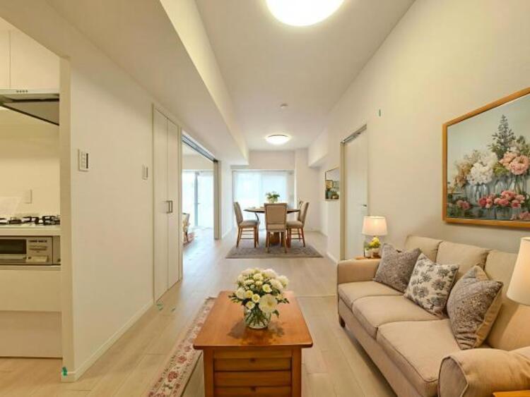 居間 リビング（配置してある家具はCGによるイメージです）LDK15.1帖　ご家族みなさんで寛げる空間をぜひ現地で体感してみてください。