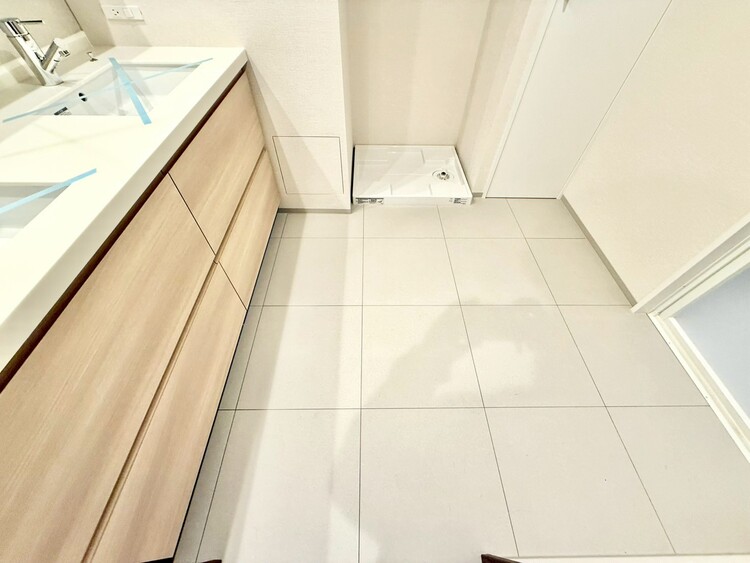 その他 十分な広さの脱衣所。