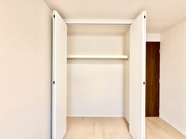 その他 収納スペースが付いていて、お部屋を広く使っていただけます。