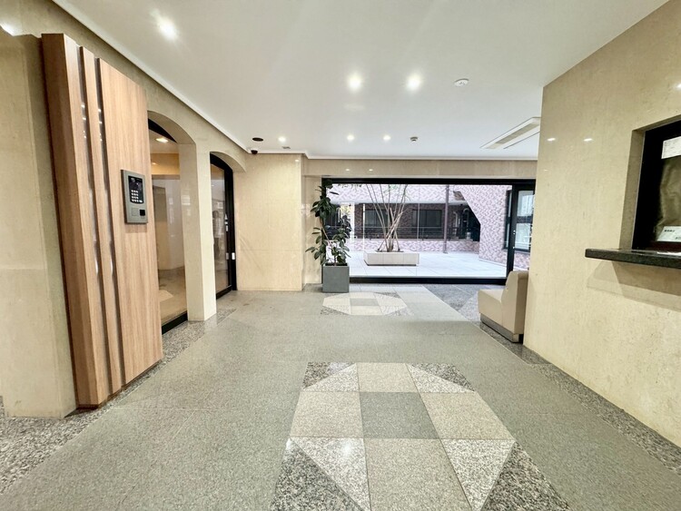 その他 館内は静寂な中が保たれており、管理が行き届いている印象を受けました。