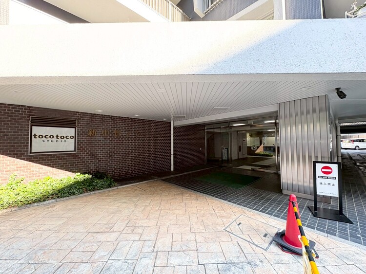 その他 上質感漂う玄関アプローチです。