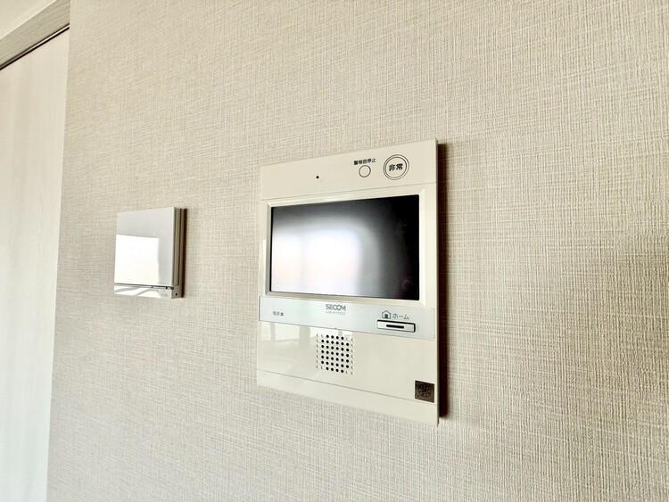 その他 誰が来てもわかる様にモニター付きインターホンを設置。