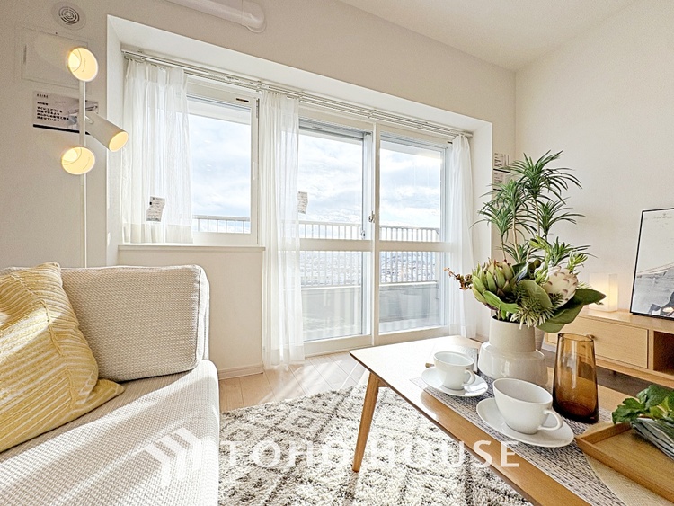 内装 ◆瀟洒な空間◆落ち着きのある彩が見事に調和させた瀟洒な空間を演出。ここに集まる家族の会話と笑顔が絶え間なく続く幸せな空間。