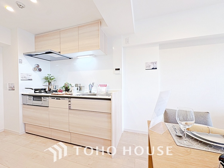 内装 お子様の面倒を見れる時間が増え時短になります。加えて手荒れも防げてしかも節水が高い為、大変人気があり重宝します。