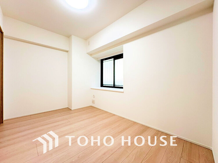 内装 採光もある洋室は、くつろぎのひと時を過ごすのにぴったり