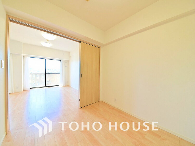 内装 1日の疲れを癒し、心地よく寛げるようゆったりとした広さをしています