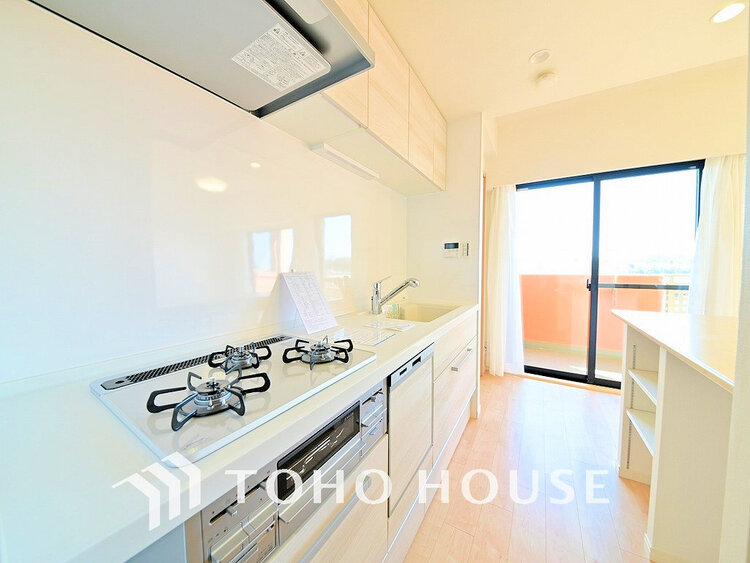 キッチン 落ち着きのあるカラーで統一された清潔感と気品が溢れるキッチン