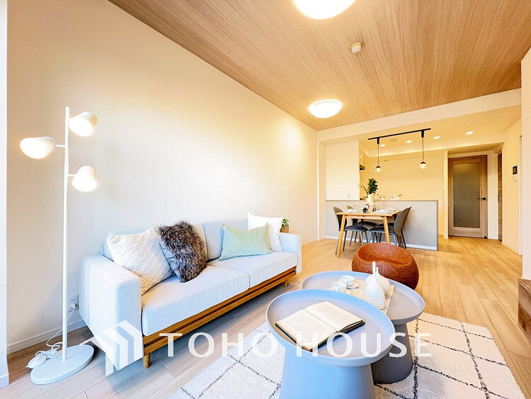 内装 広がりのある住空間、家族が集まるリビング・ダイニング