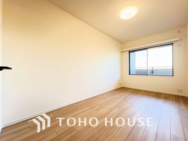 内装 シンプルですっきりとした室内は飽きのこない居心地の良い雰囲気