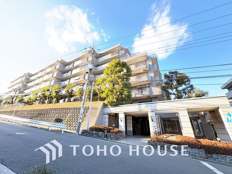 外観 〜最上階のため陽当たり良好〜リノベーション済み2LDK〜スーパー、コンビニ近くで便利な住環境〜