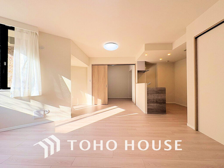 内装 家族みんなが爽やかに過ごせるように、光をたっぷり取り込んだLDK