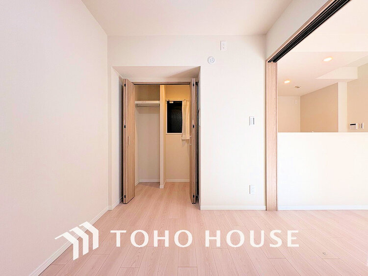 内装 1日の疲れを癒し、心地よく寛げるようゆったりとした広さをしています