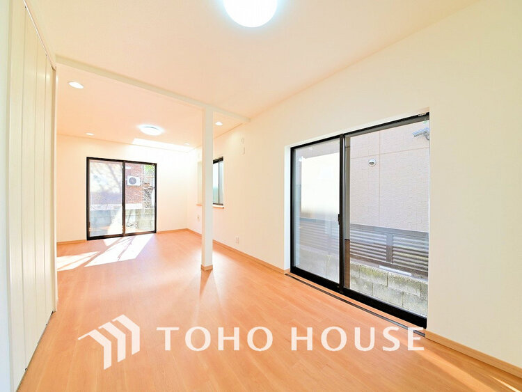 内装 家族みんなが爽やかに過ごせるように、光をたっぷり取り込んだLDK