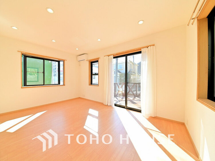 内装 家族みんなが爽やかに過ごせるように、光をたっぷり取り込んだLDK