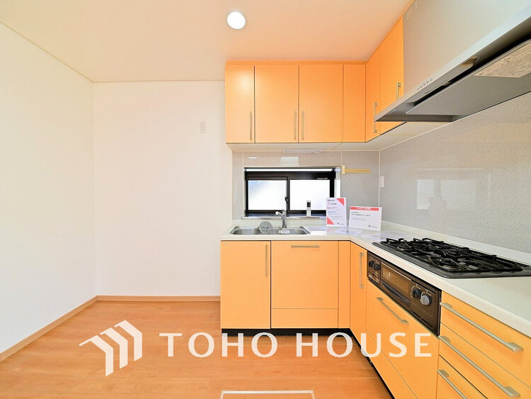 キッチン シンプルな部屋の雰囲気に溶け合うナチュラルキッチン