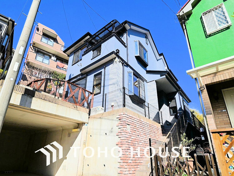 外観 〜「百合ヶ丘」駅徒歩2分の好立地〜家族みんながのびのびと暮らせるゆとりある4LDK〜