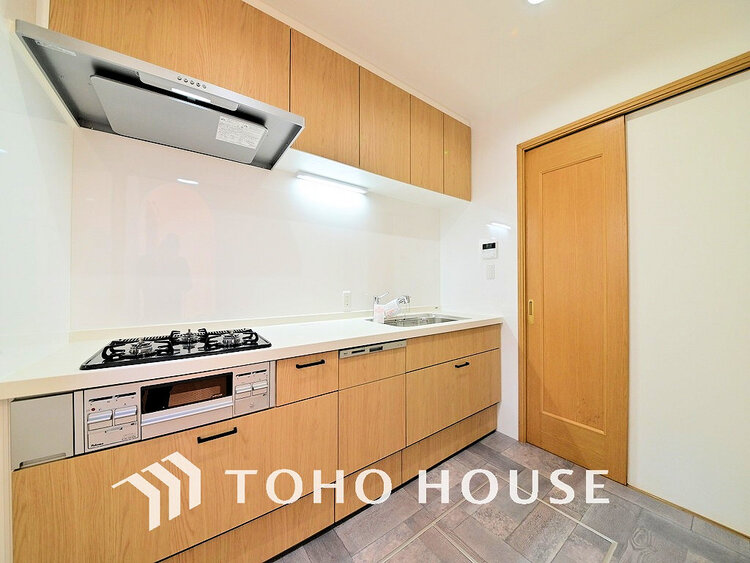 キッチン シンプルな部屋の雰囲気に溶け合うナチュラルキッチン