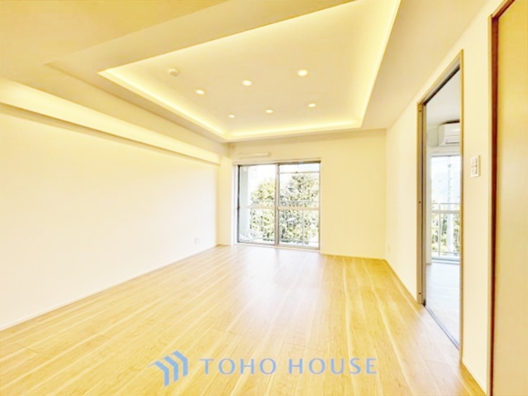 内装 ◆隠された美しさ◆流麗な音楽が流れているような繊細でいながら整然かつ堅牢なこの空間。この空間は確かに美しい。しかし、そこには美しさ以上のものが隠されている。