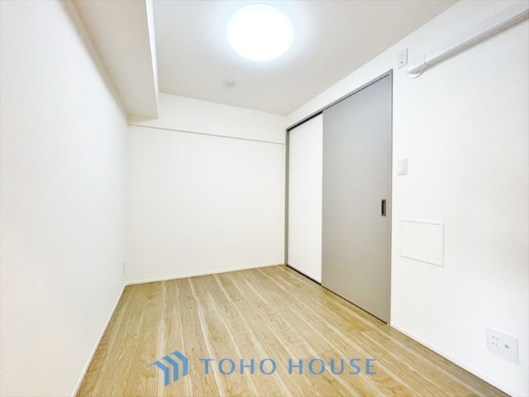 内装 ◆色彩◆この空間に放たれた光は華美なまでに演出されたデザイン。流れる時をより芳醇なコーヒーの様な色彩奏でるアダージョ。そして情景豊かな作品のような暮らしがイメージできる。