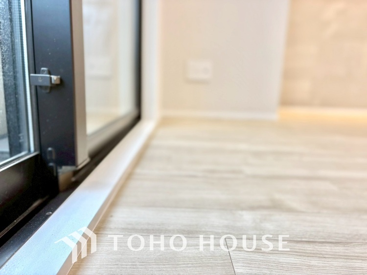 内装 【現況写真】◆扉を◆開くとこの景色。家族の”おかえり”の声が聞こえてきそう。