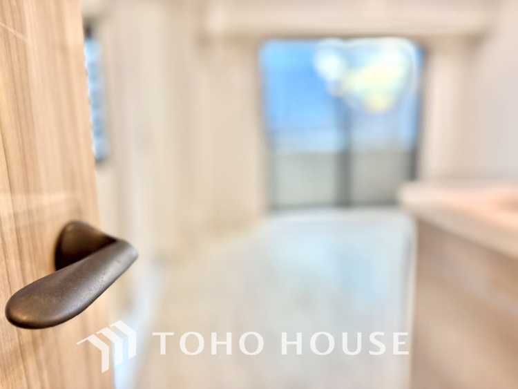 内装 【現況写真】◆Sunshine◆光が燦々と入り、いるだけで気持ちいい。「開放的でゆとりあるお部屋です。」