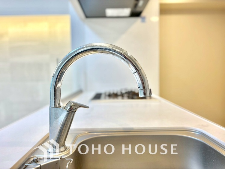 キッチン 【現況写真】◆毎日の健康◆は美味しいお水から。そんな毎日を支えてくれるのが浄水器です。