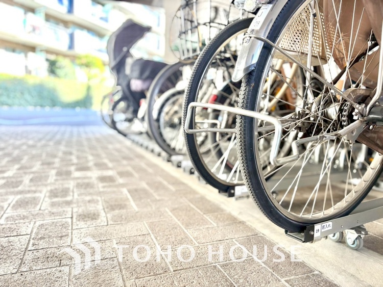 その他 【BICYCLE PAEKING LOT】◆駐輪場◆快適な生活には欠かせない自転車。開放的な駐輪場がございます。