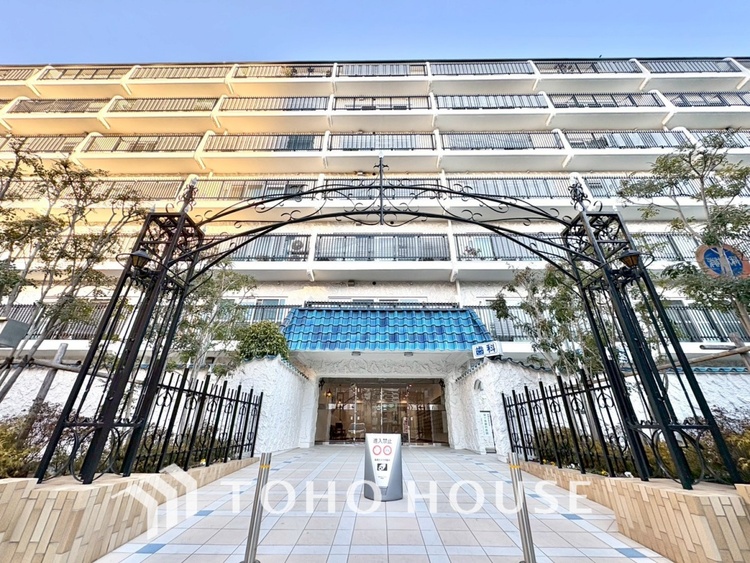 外観 【APPEARANCE】◆眩い◆光が燦々と入り、家族の笑顔を照らす。「いつまでも続いて」と願う夢のような毎日がここにある。