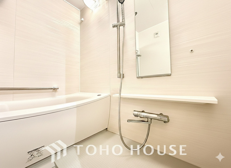 風呂 【BATHROOM】◆プライベートな空間◆simpleだからrelaxできるんです。こころもからだもキレイさっぱり。※この画像は、CGによる加工を施しております。