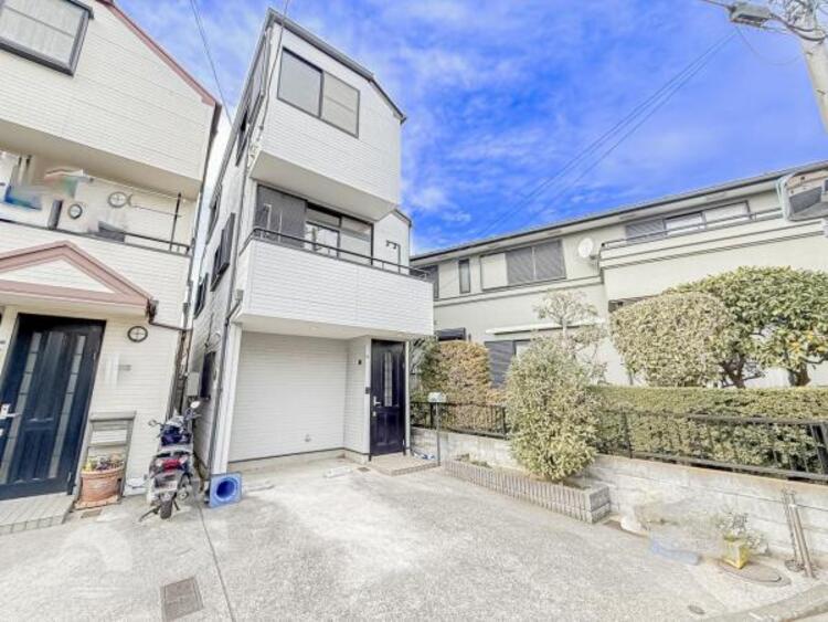 外観 空を広く感じる。緑が多いゆったり感のある安心の住環境です！！潤いのある環境でホッと生活できそうです！おしゃれな雰囲気や自然の潤いがあり、親しみやすさと個性を！街に新たな価値をもたらし続けてくれます！ 