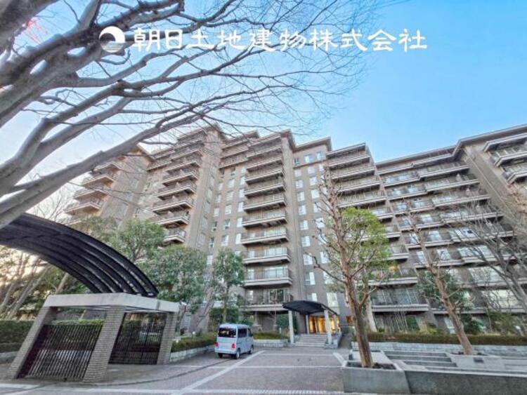 外観 おしゃれな雰囲気や自然の潤い、親しみやすさといった特徴を、街に新たな価値をもたらし続けてくれます。