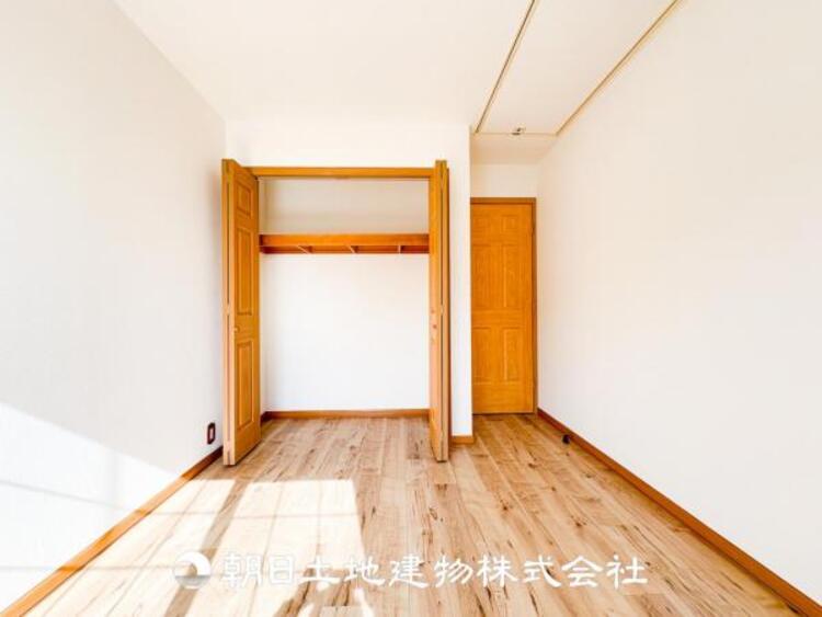 内装 趣味・感性で個性的に飾って頂けるようシンプルに仕上げてあります。