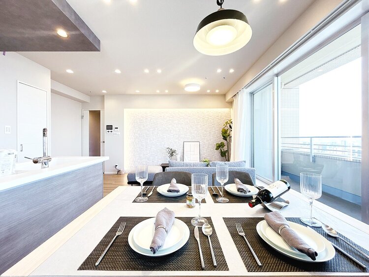 居間 居心地の良い空気感は、暮らしのステージを彩り、心からのやすらぎと満足感を与えてくれます。