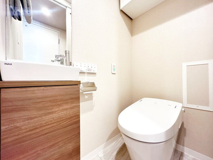 トイレ 暮らしの中のさりげないひとときの快適さにも、こだわりを、持って設備を配しております。