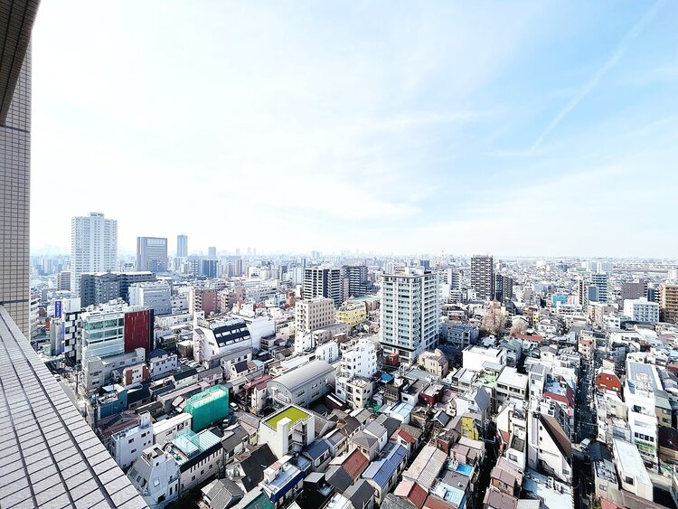 バルコニー 頬をなでる、優しい風を感じることが出来ます。