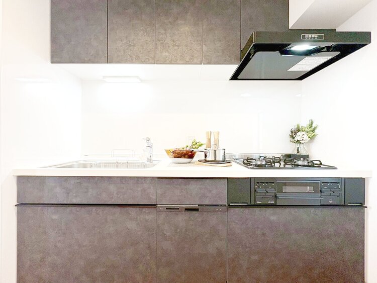 キッチン スマートな意匠と充実の機能を備えたキッチンが、暮らしにおいしい彩りを添えます。