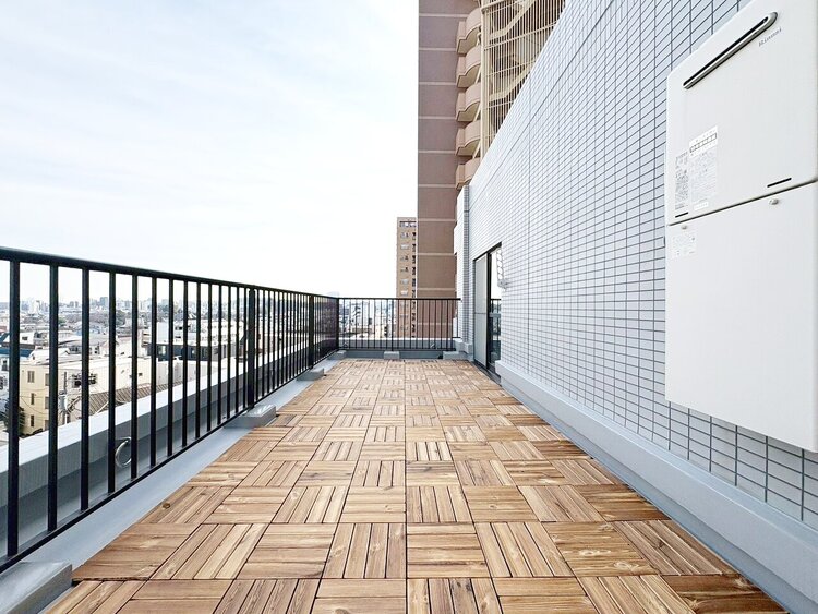 バルコニー 暮らしの中で、光と風を演出してくれるバルコニー。