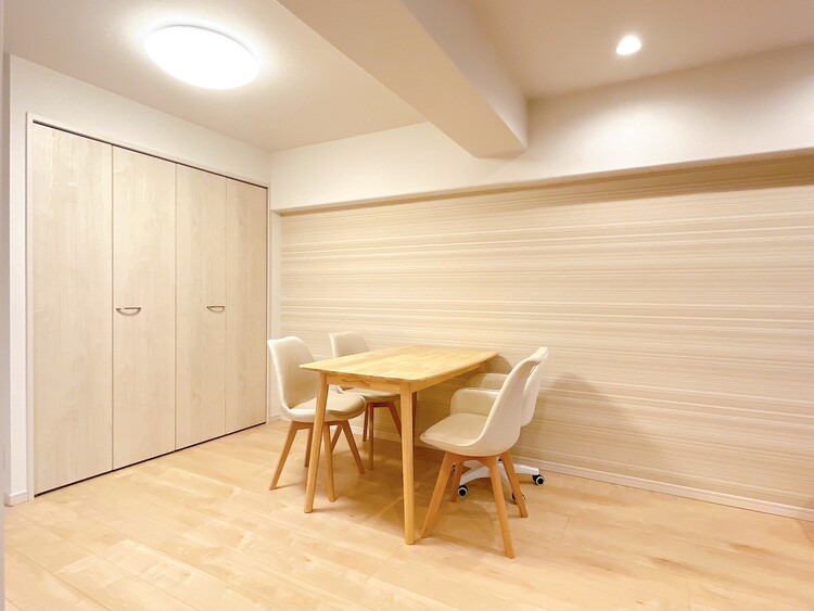 居間 飾り過ぎないシンプルな内装と偏り過ぎないデザインで統一しました。