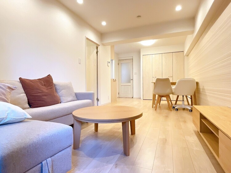 居間 快適に過ごす毎日を求めて、暮らしの中でご自身の「マイホーム」に創り上げてください。