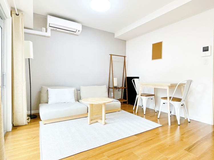 居間 快適に過ごす毎日を求めて、暮らしの中でご自身の「マイホーム」に創り上げてください。