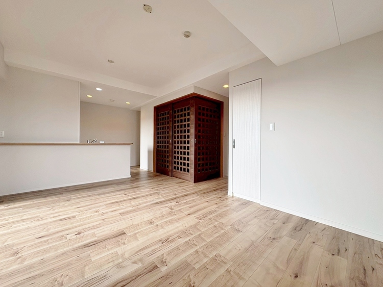 居間 飾り過ぎないシンプルな内装と偏り過ぎないデザインで統一しました。