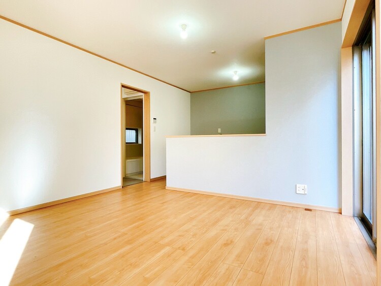 居間 快適に過ごす毎日を求めて、暮らしの中でご自身の「マイホーム」に創り上げてください。