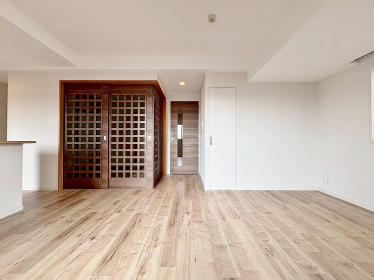 居間 快適に過ごす毎日を求めて、暮らしの中でご自身の「マイホーム」に創り上げてください。