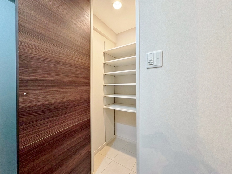 収納 居室にはクローゼットがあり、荷物もスッキリ収納して快適にお過ごしいただけます。