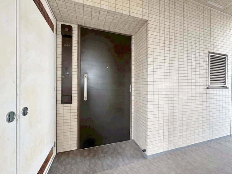 玄関 玄関を開ければ、そこは安らぎのご自宅。