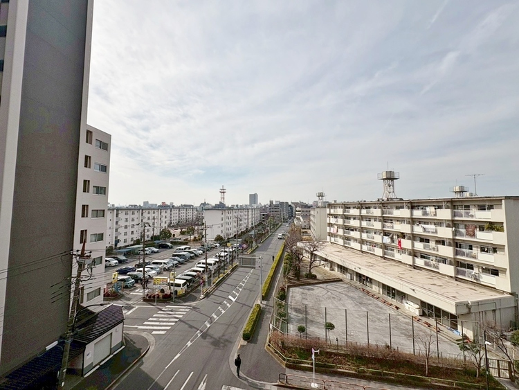 バルコニー 頬をなでる、優しい風を感じることが出来ます。