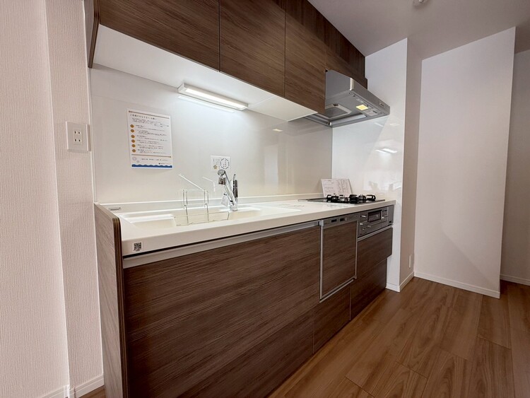 キッチン スマートな意匠と充実の機能を備えたキッチンが、暮らしにおいしい彩りを添えます。