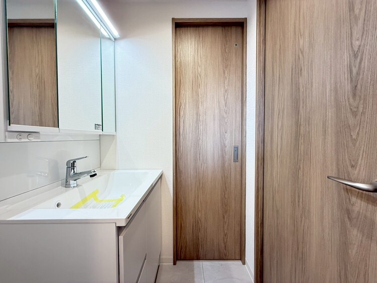 洗面 清潔感と心地よさを重視した、上質感漂うパウダールーム。